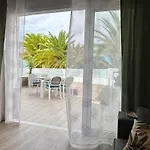 New Two Bedroom Apartment, Big Terrace & Sea View, Appartamento