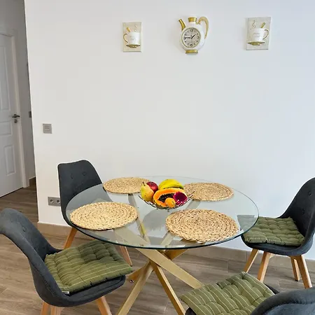 דירה New Two Bedroom Apartment, Big Terrace & Sea View,