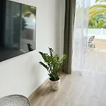 New Two Bedroom Apartment, Big Terrace & Sea View, Daire *