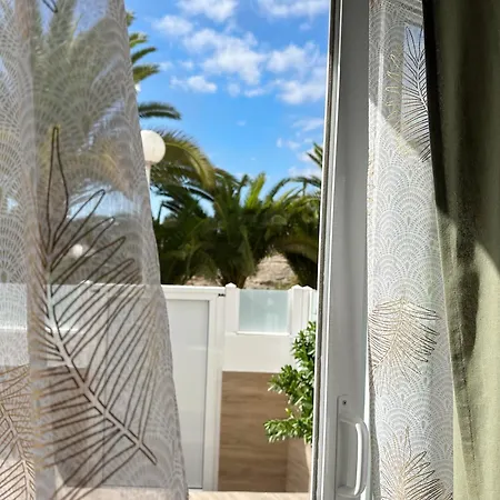 New Two Bedroom Apartment, Big Terrace & Sea View, Appartamento *