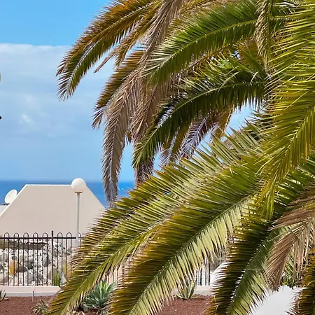 New Two Bedroom Apartment, Big Terrace & Sea View, Appartamento