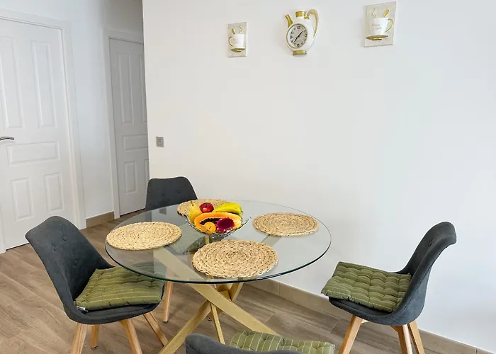 Апартаменты New Two Bedroom Apartment, Big Terrace & Sea View,