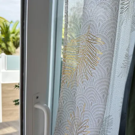 New Two Bedroom Apartment, Big Terrace & Sea View, * أذيخي