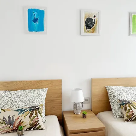 New Two Bedroom Apartment, Big Terrace & Sea View, شقة أذيخي